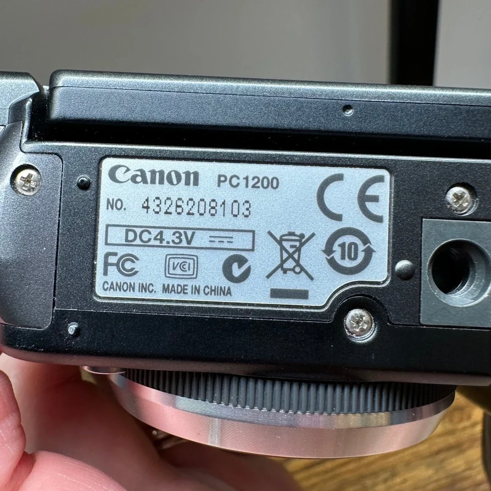 Canon PowerShot A640 Digital Camera 10.0MP 4x Zoom PC1200 Black WORKS